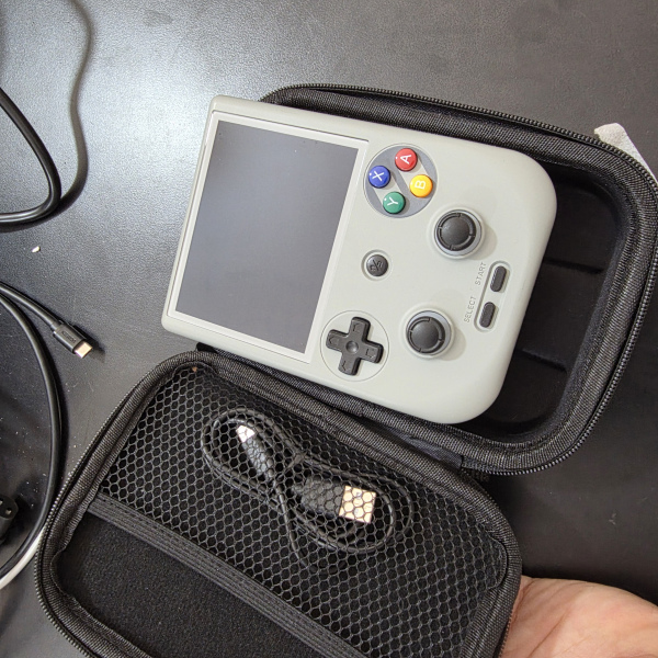 Anbernic RG406V Android