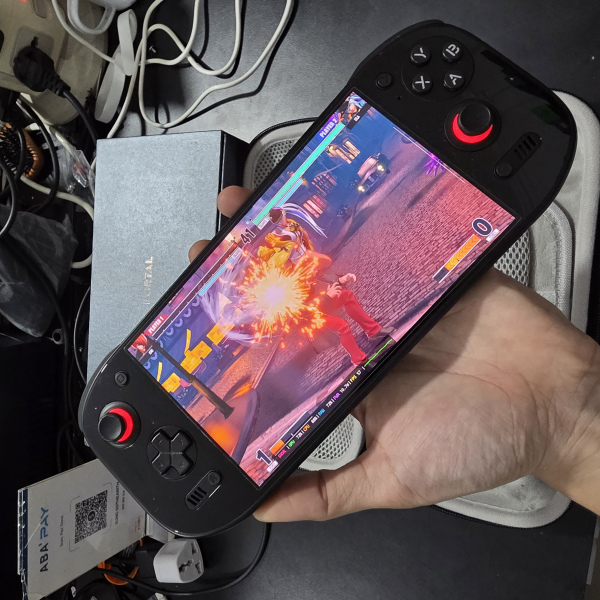 Odin 2 Portal Pro 12+512 Android